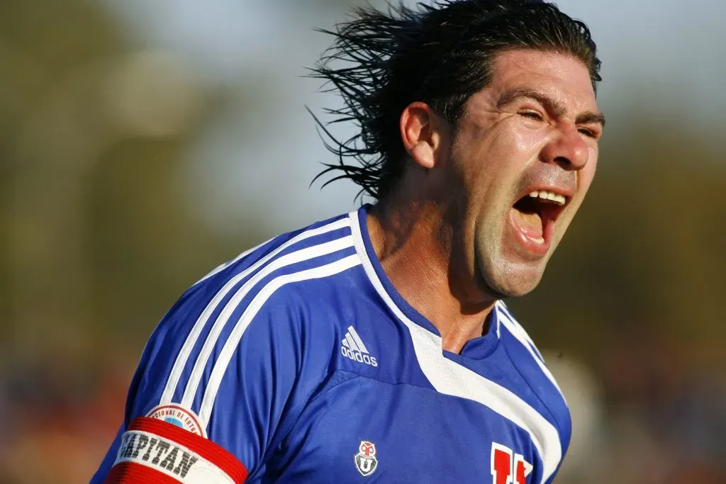 Marcelo Salas se enamoró del juego de Juan Covarrubias cuando era niño. (ANDRES PINA/PHOTOSPORT).