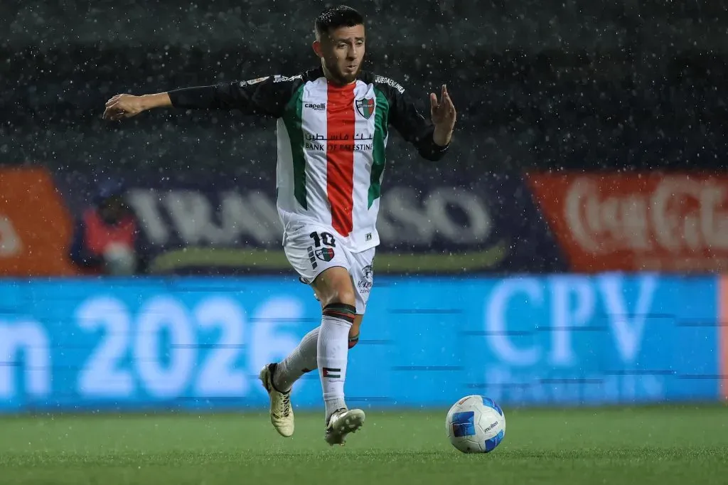 Ariel Martínez en este 2025 ha sido uno de los pilares en el mediocampo de Palestino. | Foto: Photosport.
