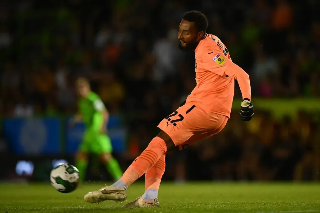 Lawrence Vigouroux en acción por el Swansea City. (Dan Mullan/Getty Images).