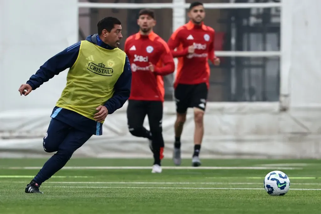 Nicolás Córdova participó activamente en las prácticas de la Roja. (Javier Torres/Photosport).