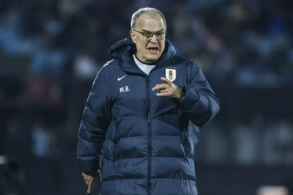 Marcelo Bielsa en la selección de Uruguay. (Ernesto Ryan/Getty Images).