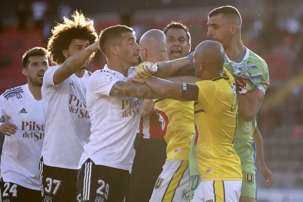 Carlos Carmona jugó por Colo Colo el duelo de Promoción