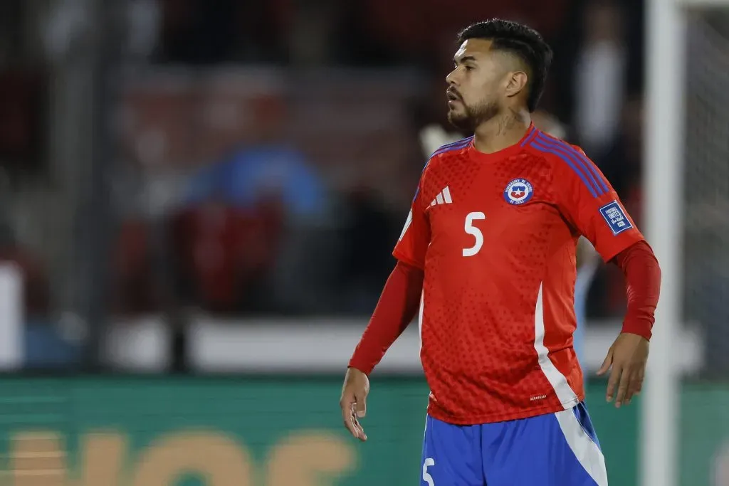 Paulo Díaz fue titular en la Roja frente a Brasil. (Andres Pina/Photosport).
