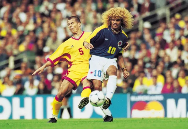 Carlos Valderrama en acción por la selección de Colombia. (Doug Pensinger /Allsport).