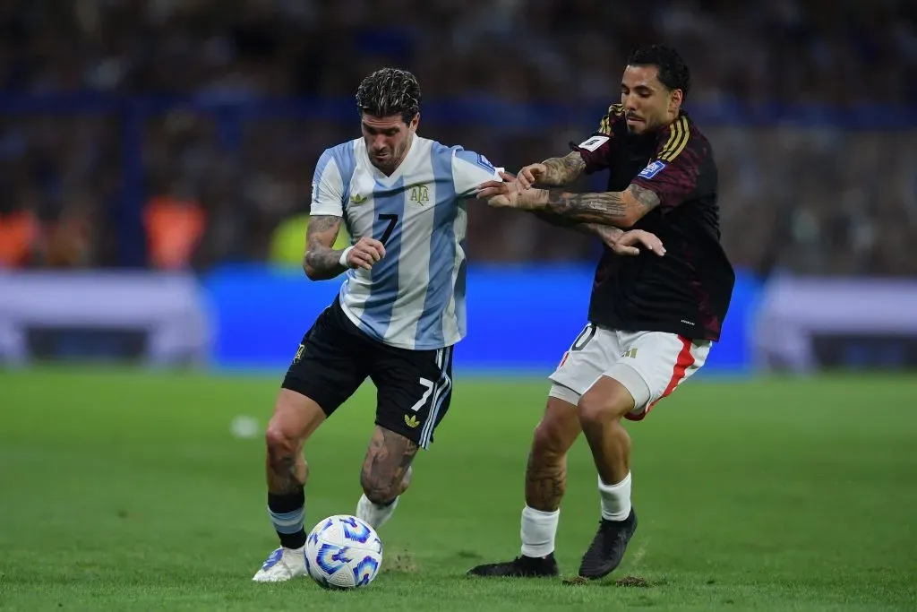 Sergio Peña en acción frente a Argentina. (Marcelo Endelli/Getty Images).