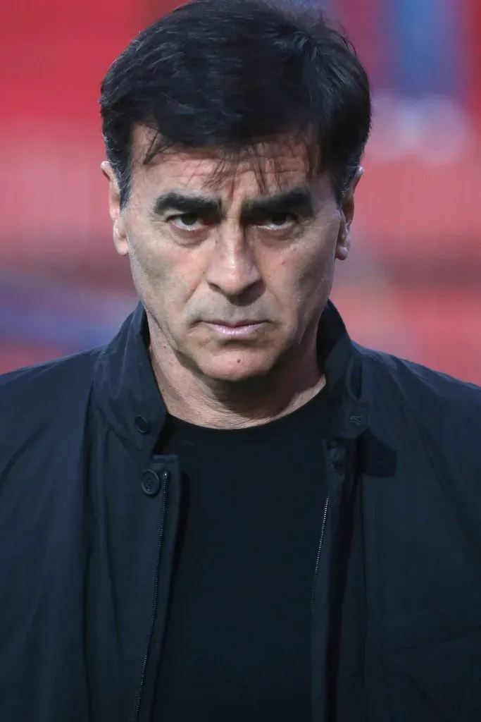 Gustavo Quinteros llegará a Independiente por las mismas razones por las que rechazó a Colo Colo. Foto: Photosport.