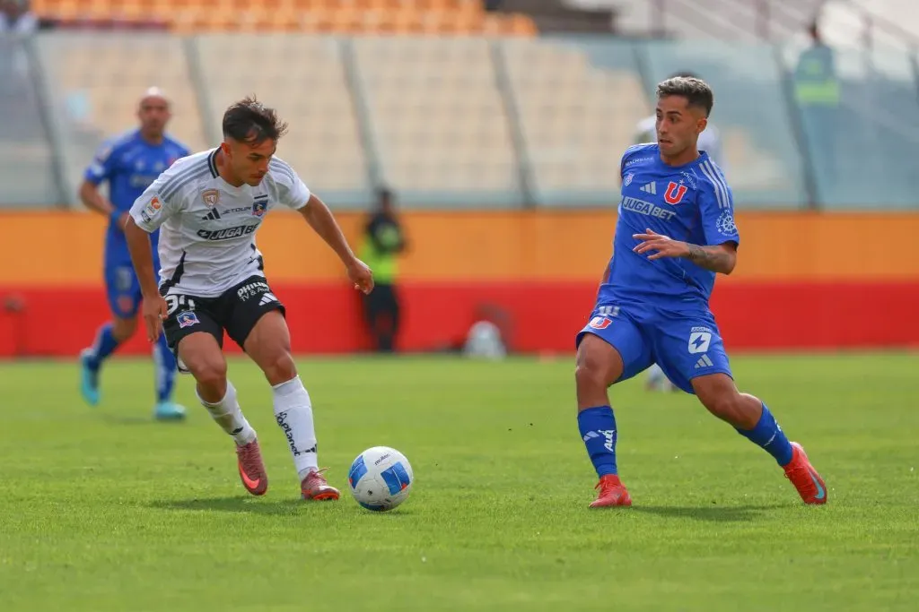 Lucas Assadi ante Vicente Pizarro en la Supercopa 2025. (Javier Vergara/Photosport).