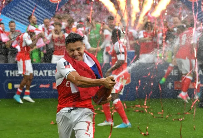 Con el Arsenal, Alexis se coronó campeón de la FA Cup/ Getty Images)