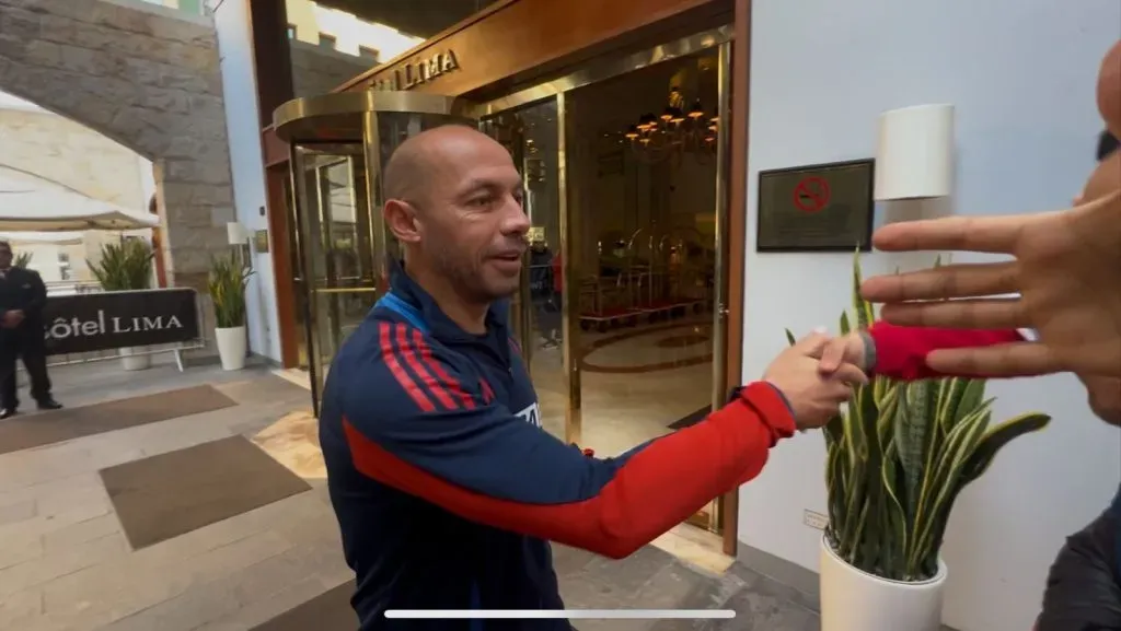 Marcelo Díaz les pidió que se porten bien a los seguidores. Foto: Redgol.