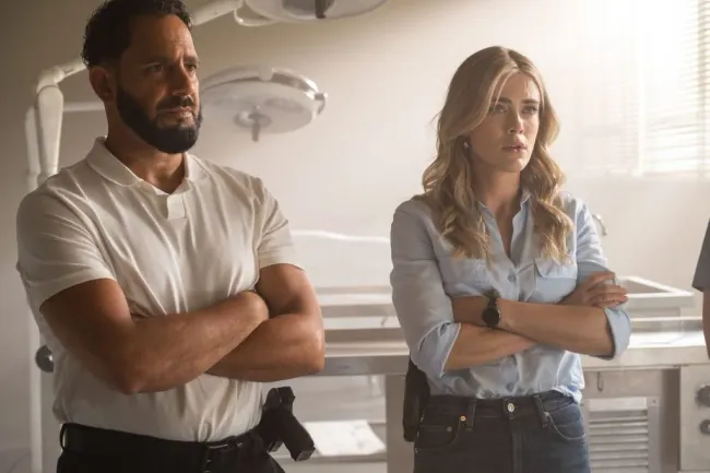 Patrick Sabongui interpreta a Jacob Hassani y Melissa Roxburgh es Rebecca ‘Bex’ Henderson(Photo by: James Dittiger/NBC)