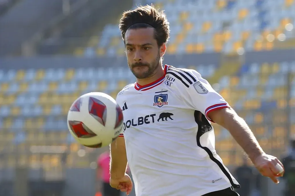 Agustín Bouzat estuvo un año y medio en Colo Colo: disputó 54 partidos en los albos. Hizo un gol y regaló dos asistencias. (Sebastian Cisternas/Photosport).