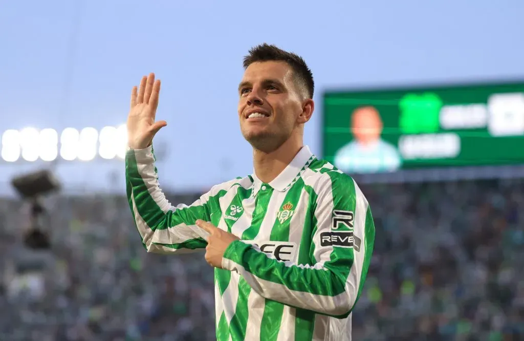 Gio Lo Celso quiere sí o sí seguir bajo la tutela de Pellegrini. (Fran Santiago/Getty Images).