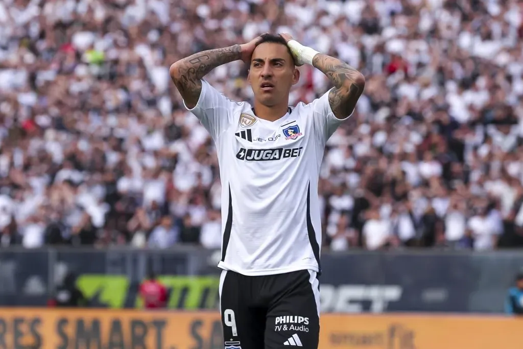 Javier Correa no logró recuperarse y quedará al margen del partido pendiente de Colo Colo. Foto: Photosport.