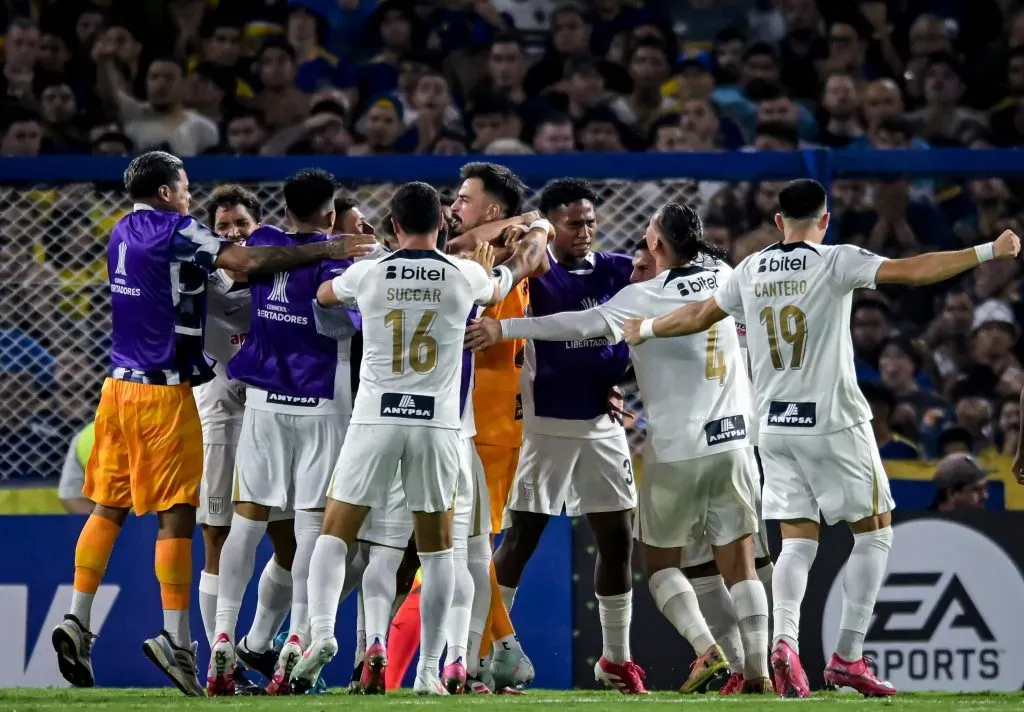 Así celebró Alianza Lima el triunfo ante Boca por penales en la Libertadores. (Marcelo Endelli/Getty Images).