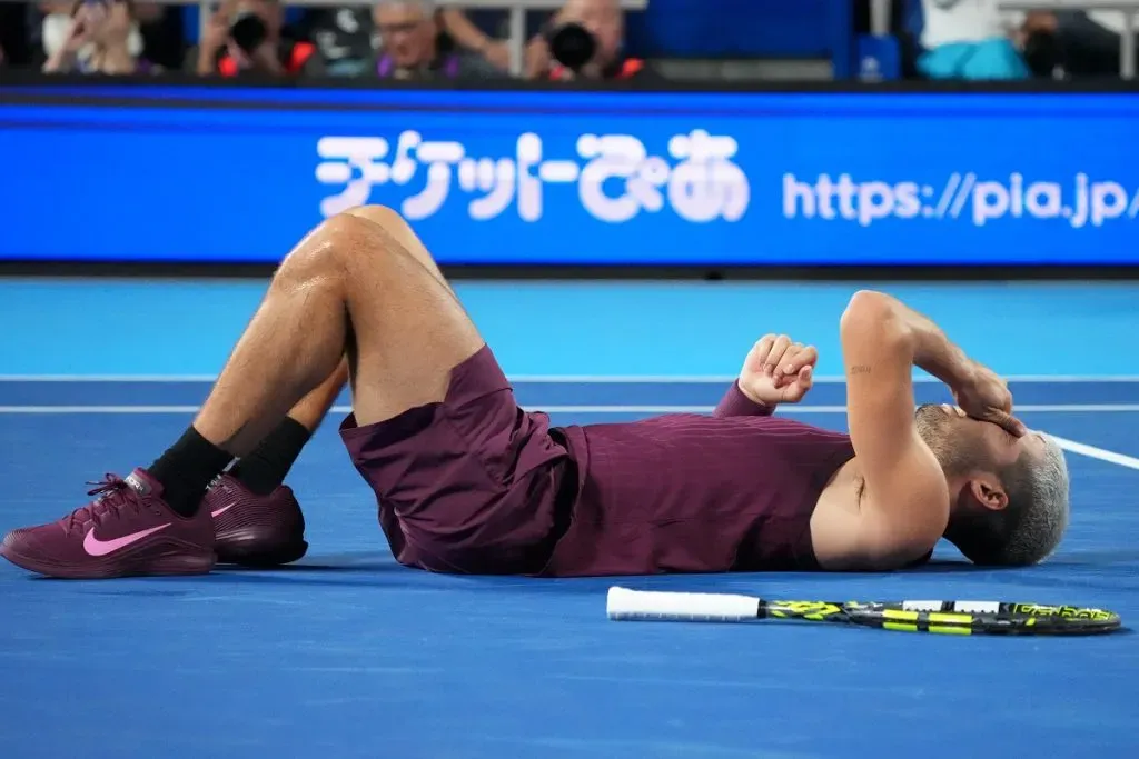 Carlos Alcaraz sufre una lesión en el ATP 500 de Tokio (Getty Images).