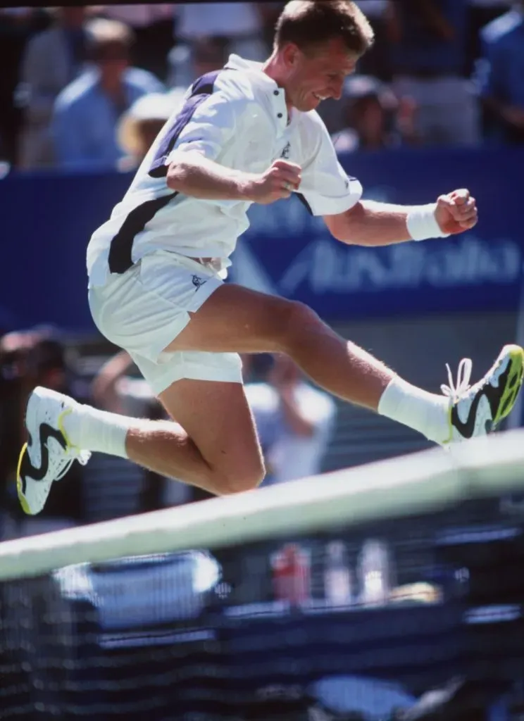 Peter Korda celebrando su título /Allsport