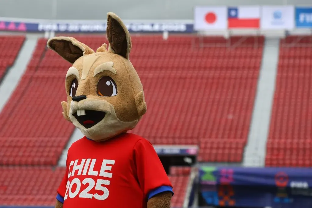 La mascota del Mundial Sub 20 en Chile es ‘Vito’, una vizcacha nativa en las zonas precordilleranas del país. (Foto: Jonnathan Oyarzun/Photosport)