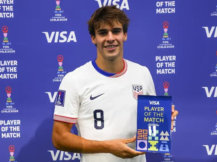 Benjamín Cremaschi fue elegido como el Jugador del Partido por parte de la FIFA tras el 9-1 de Estados Unidos sobre Nueva Caledonia. Si la historia era distinta, el volante pudo haber jugador por la selección chilena. | Foto: FIFA.