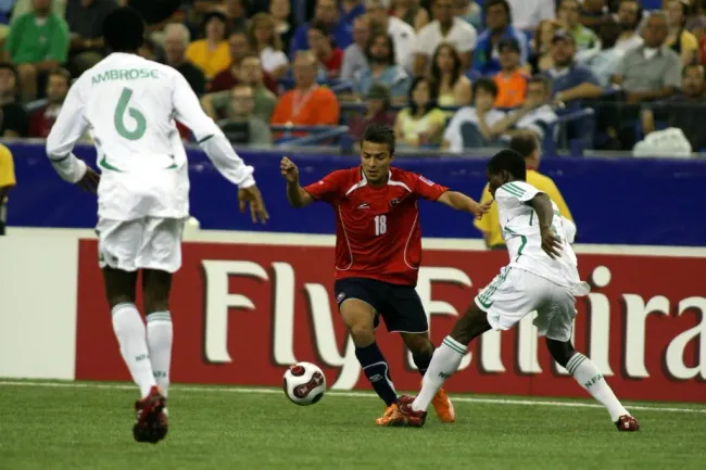 Mathías Vidangossy en acción durante el Mundial Sub 20 ante Nigeria. Jugó en Deportes Melipilla, Curicó Unido y San Luis de Quillota. Llegó al Cacique en 2012 desde Deportes La Serena. (NESTOR PONCE/PHOTOSPORT).