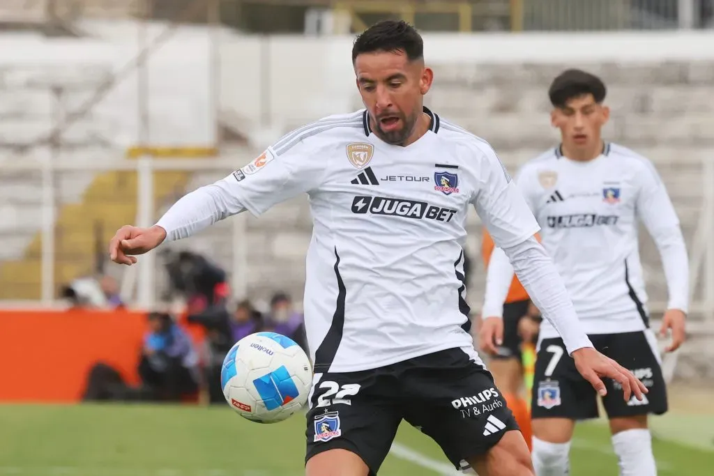 Mauricio Isla tendría las horas contadas en Colo Colo. | Foto: Photosport.