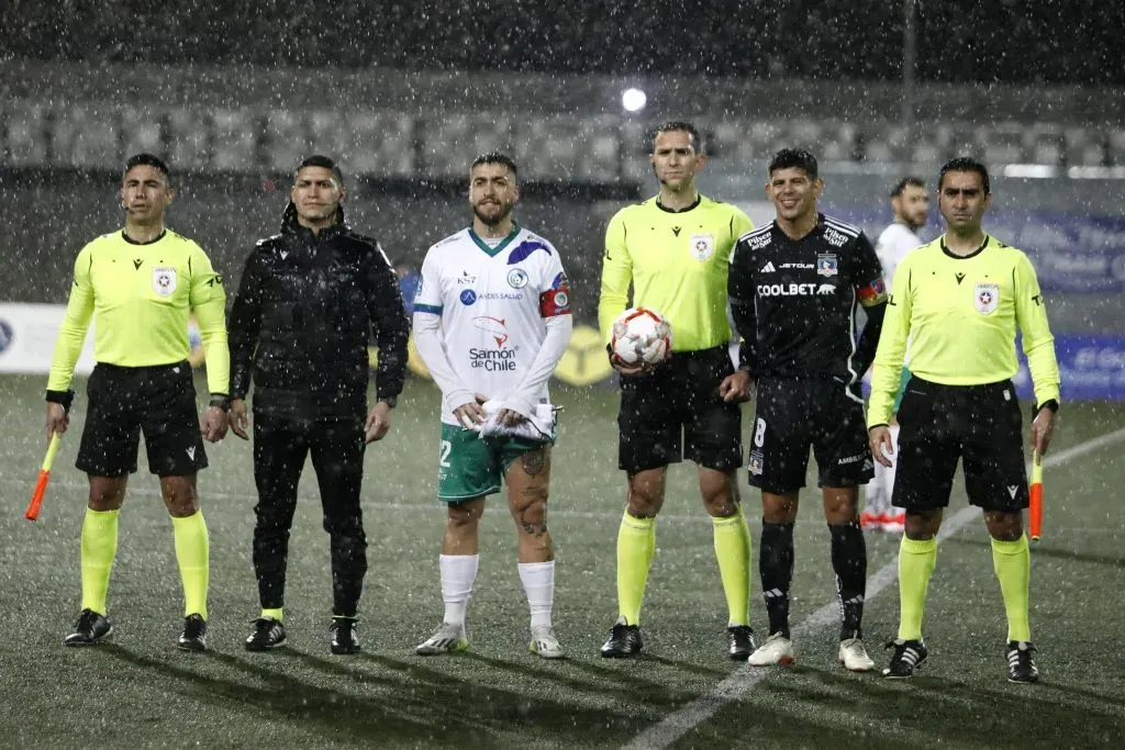 Colo Colo y Deportes Puerto Montt se verán las caras en el sur. | Foto: Photosport.