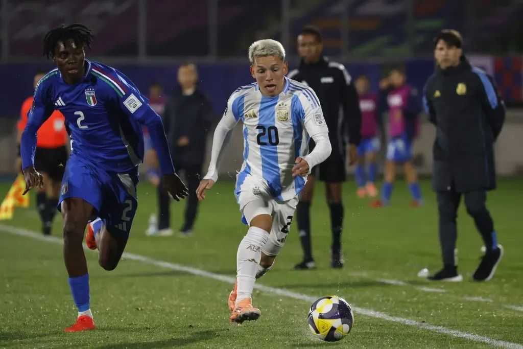 Prestianni enfrentando a Italia en el Mundial Sub 20