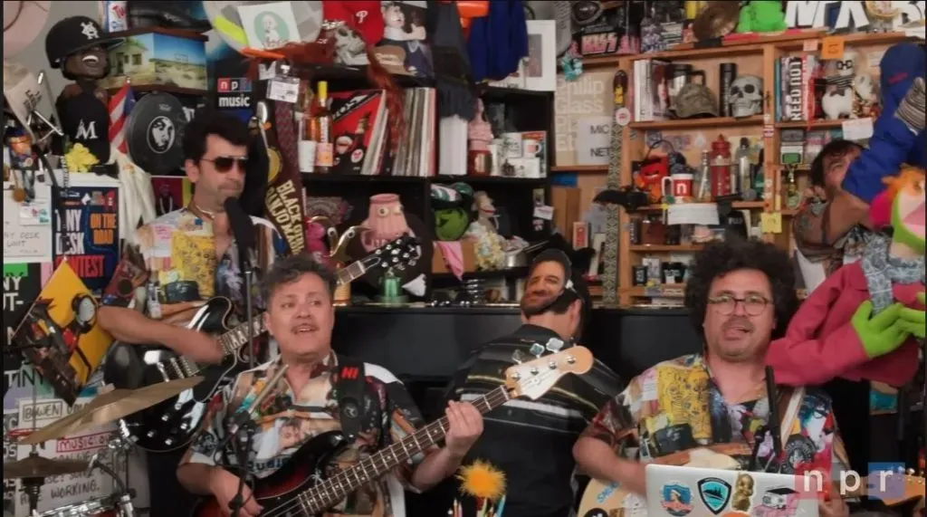 La insignia de Colo Colo en el computador del músico Pablo Ilabaca