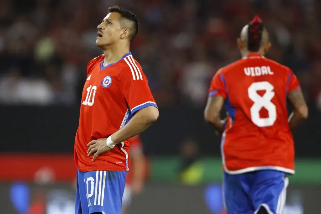 Arturo Vidal explicó su decidió de salir de Colo Colo si no clasifican a copas internacionales con una reflexión que, para muchos, iba contra Alexis Sánchez. Foto: Photosport.