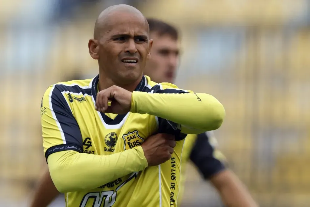 Suazo puso fecha para el punto final a su carrera