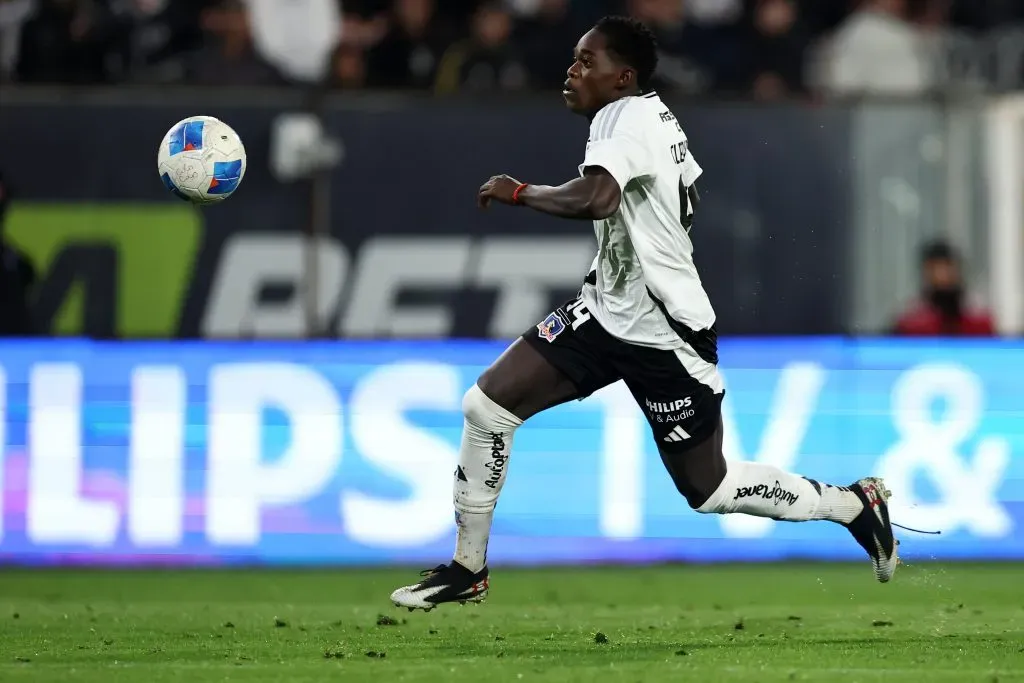 Manley Clerveaux recibió insultos racistas en Colo Colo y la FIFA vino a conocer de su boca el episodio para tomar acciones. Foto: Photosport.