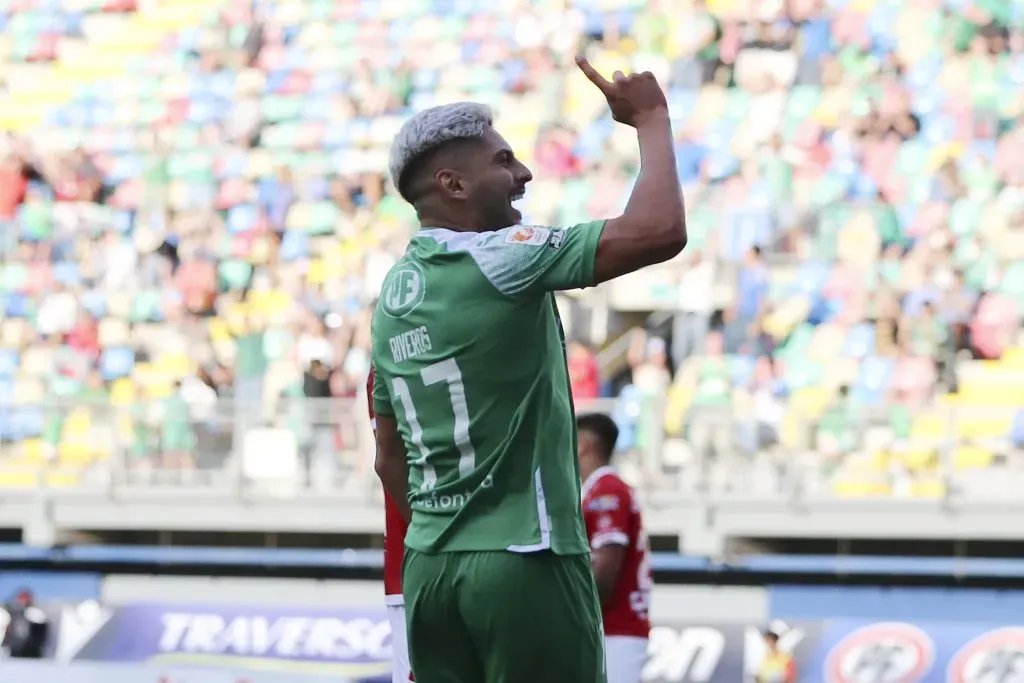 Luis Riverosy uno de sus tantos este año /Photosport