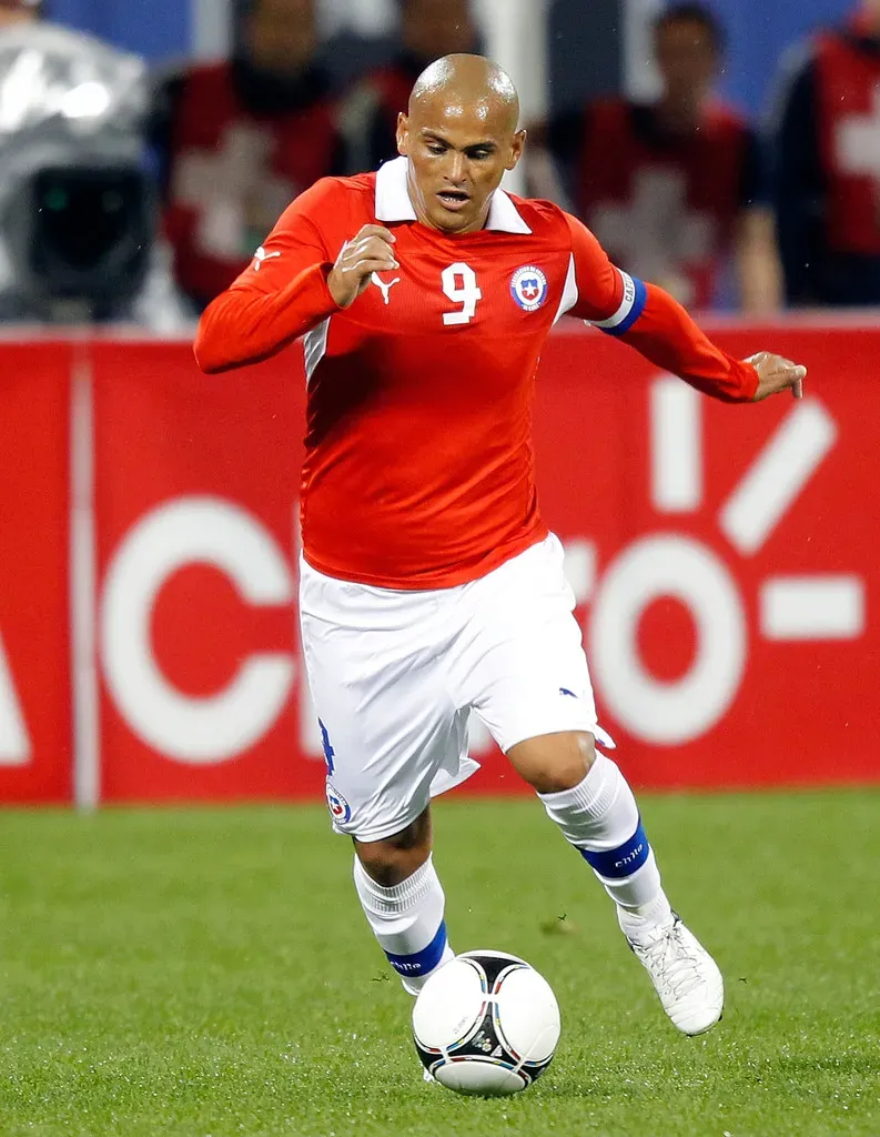 Suazo en el final de su ciclo en la roja