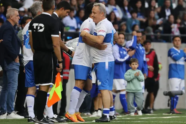 Ricardo Lunari salió reemplazado de aquel partido amistoso. (Dragomir Yankovic/Photosport).