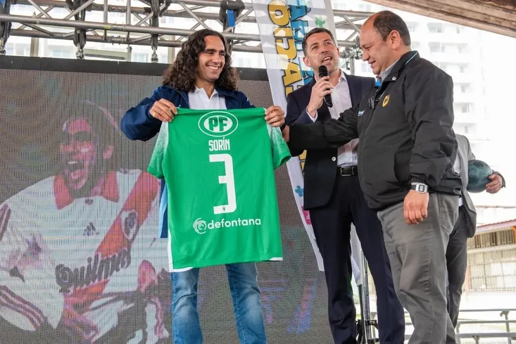 Sorín en el Liceo Cardenal Antonio Samoré de La Florida.