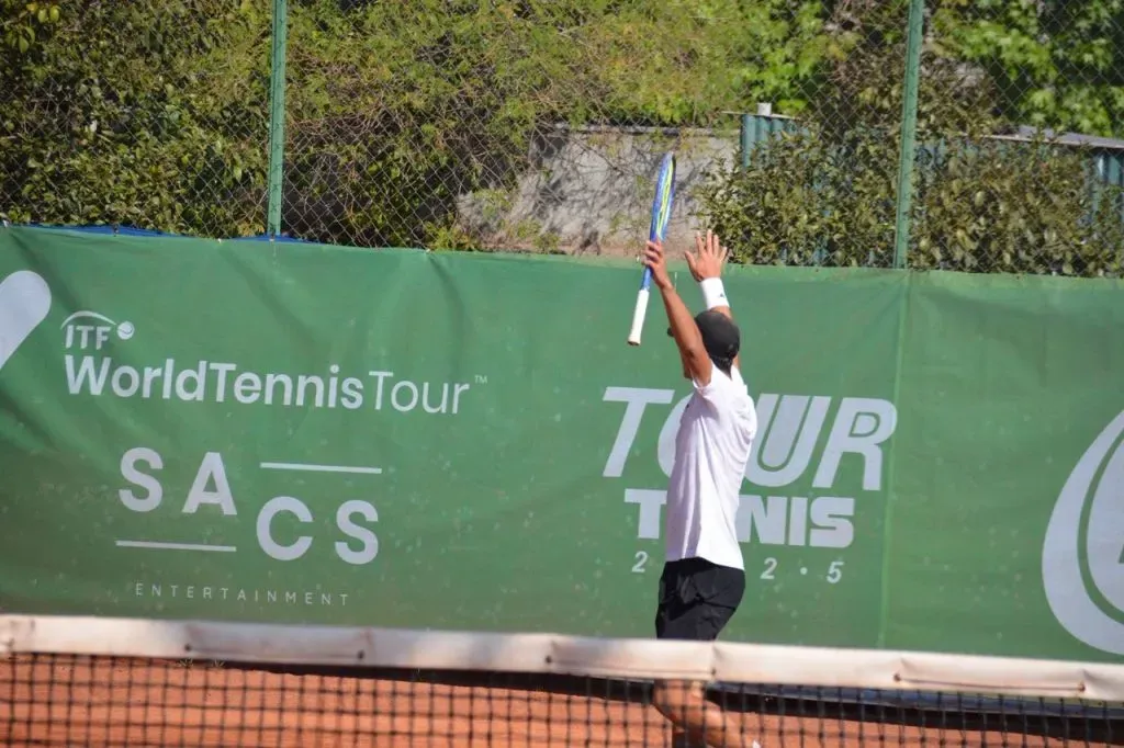 Benjamín Pérez celebrando en el Milo Tenis Tour.