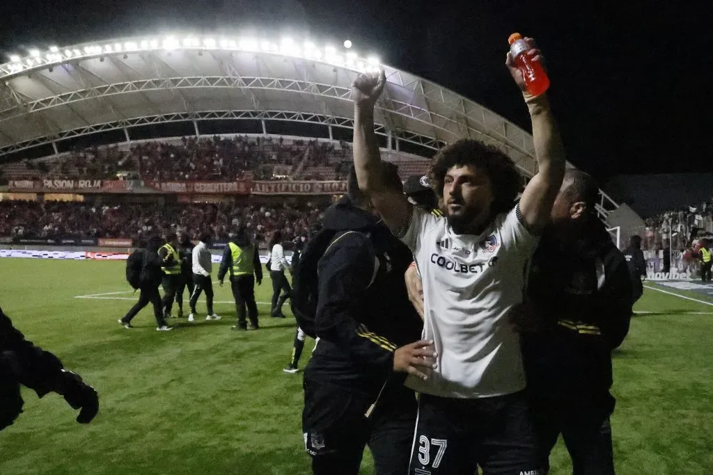 Maxi Falcón celebrando en Colo Colo. Foto: Andres Pina/Photosport