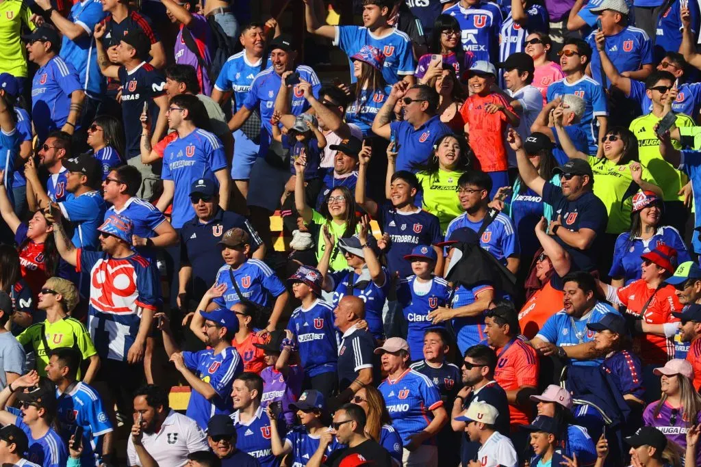 La U tenía planificado un banderazo con entradas para sus abonados en Santa Laura: fue descartado. Foto: Dragomir Yankovic/Photosport