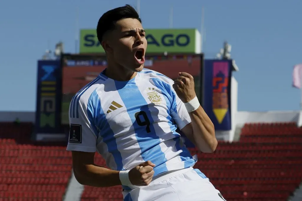 Alejo Sarco celebra uno de sus cuatro goles en el Mundial Sub 20. (Andres Pina/Photosport).
