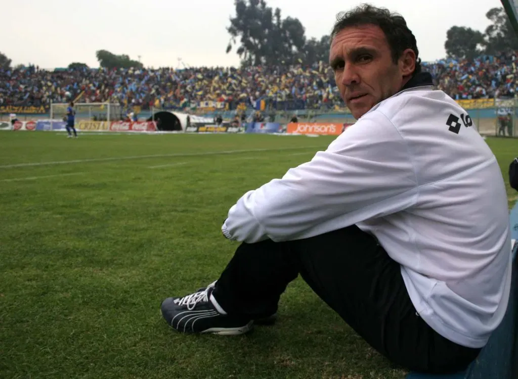 Marcelo Espina llegó a Colo Colo a jugar en 1995 por un millón de dólares. (CLAUDIO DIAZ PHOTOSPORT).