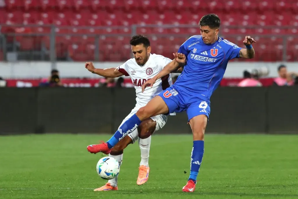 Eduardo Salvio jugando en el estadio Nacional. Foto: Jonnathan Oyarzun/Photosport