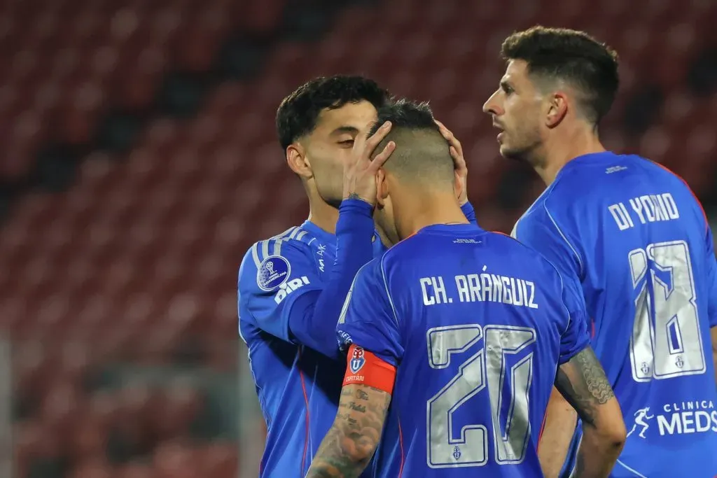 Charles Aránguiz marcó el gol del empate ante Lanús por la Copa Sudamericana. Foto: Jonnathan Oyarzun/Photosport