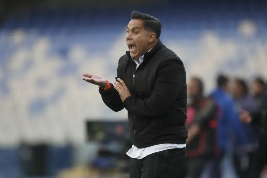 El DT de Temuco sigue en crisis /Photosport