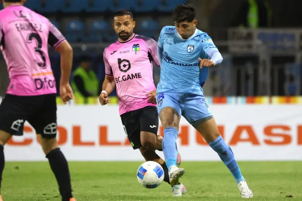 Bryan Soto podría volver a Colo Colo tras vivir dos descensos seguidos: en el 2024 con Deportes Copiapó y en el 2025 con Iquique. | Foto: Photosport.