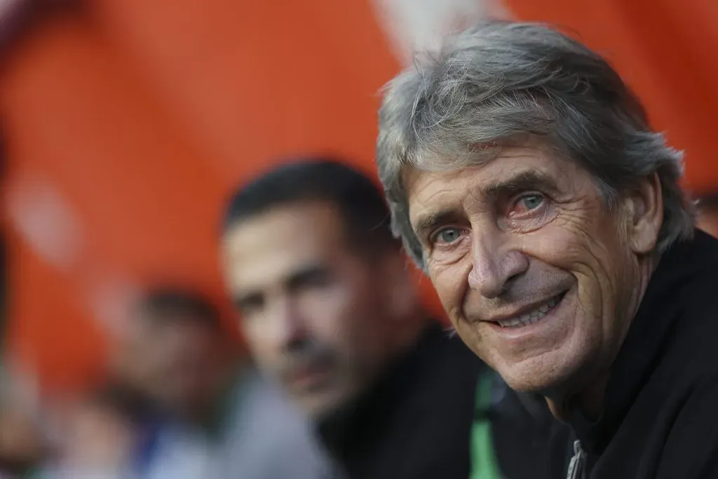Manuel Pellegrini no escondió su orgullo por ser considerado como técnico de Chile. Foto: Getty Images.