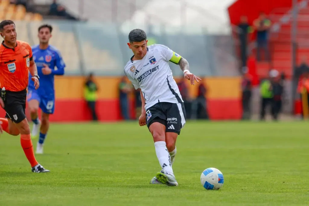 Esteban Pavez no es considerado por Fernando Ortiz en Colo Colo. Foto: Javier Vergara/Photosport