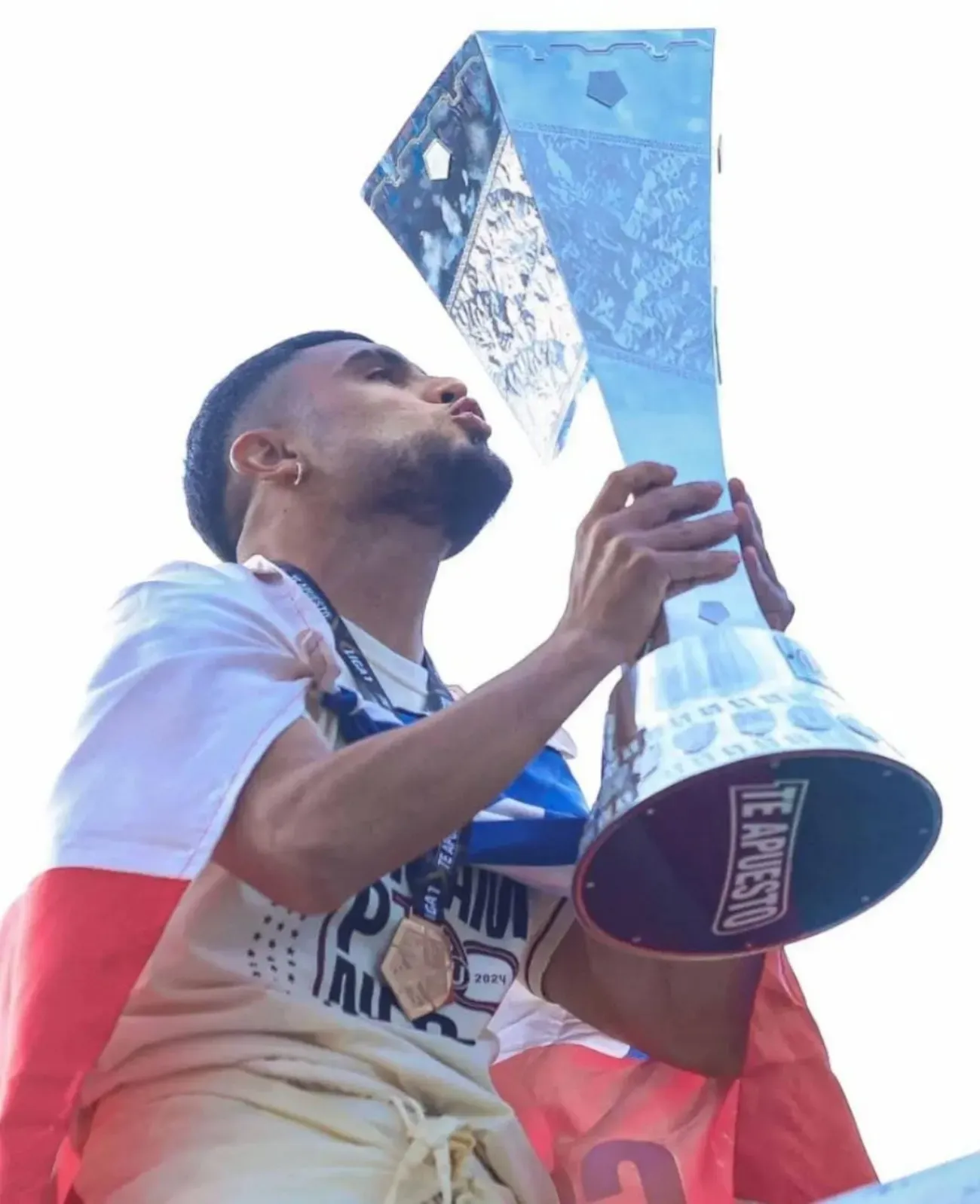 Polémico paso del chileno en su club.