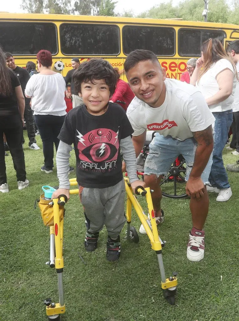 Nicolás Guerra participó junto a los niños. Foto: Marcos Muga / Sifup.