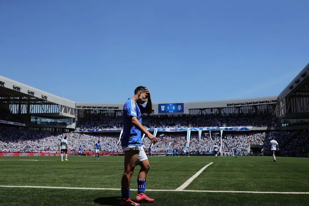 Lucas Assadi puede perderse lo que queda de la temporada con la U.  Foto: Felipe Zanca/Photosport