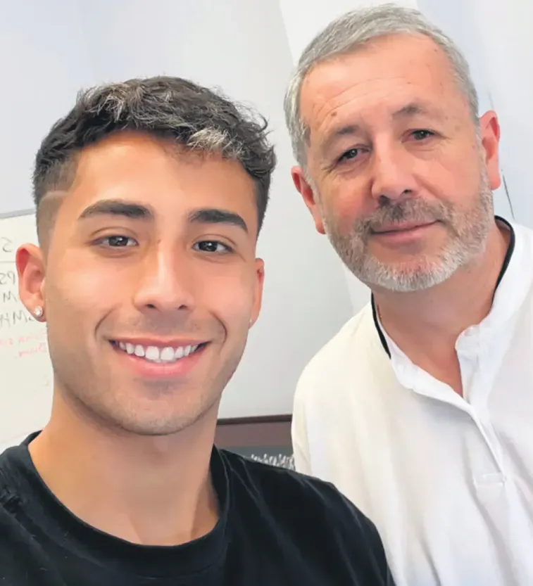 La foto que compartió Lucas Assadi junto a Alexi Ponce. (Captura Instagram).