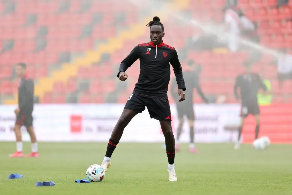 Batista Mendy en el Sevilla. Podrá volver ante los Colchoneros, aparentemente. (Florencia Tan Jun/Getty Images).